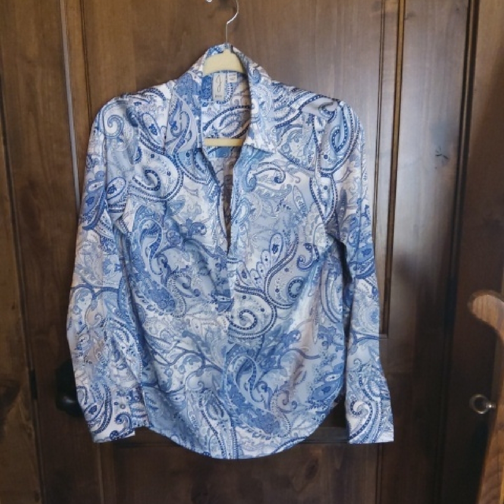 Joie Blue and White Paisley Button-Down Shirt. PP 20